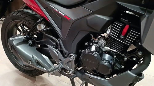 本田休旅摩托CB200X,售12600元配ABS,高颜值油耗低,摩旅神器